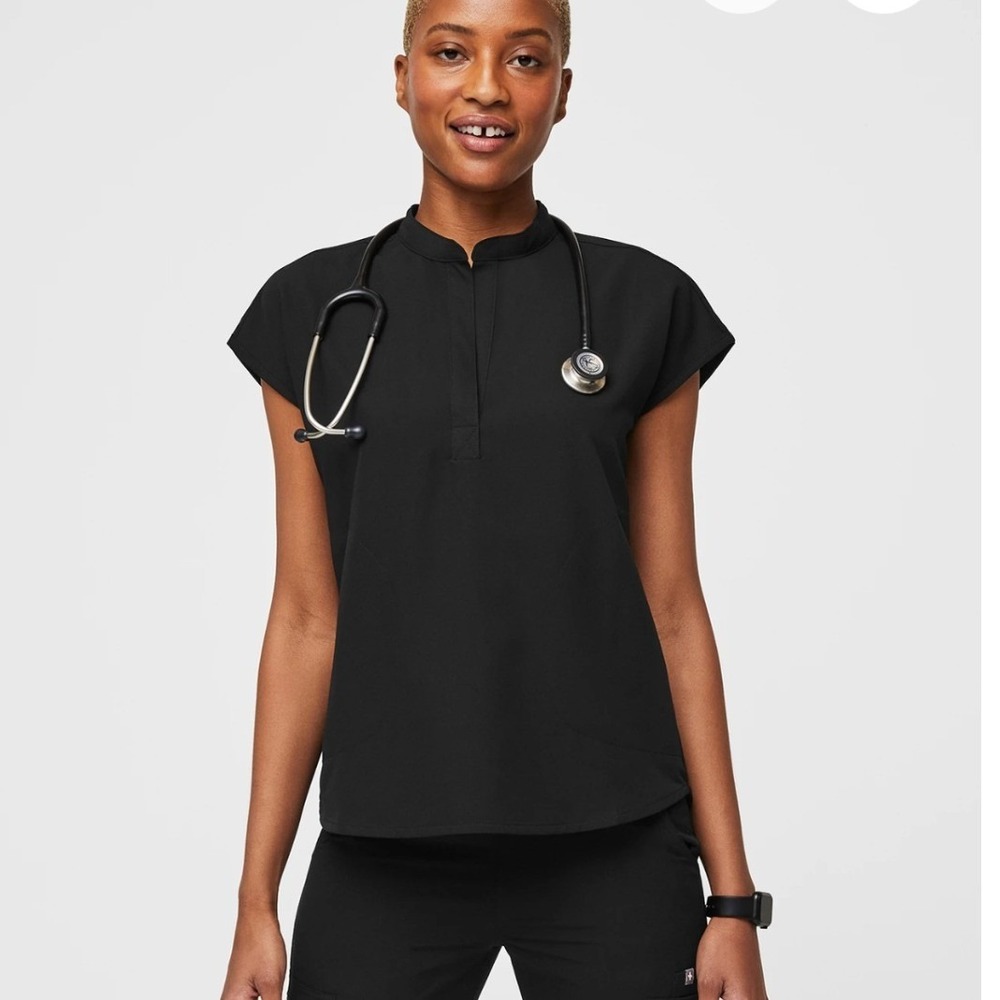 NEW FIGS Rafaela Oversized Scrub Top Small Black Mandarin Collar Technical Top